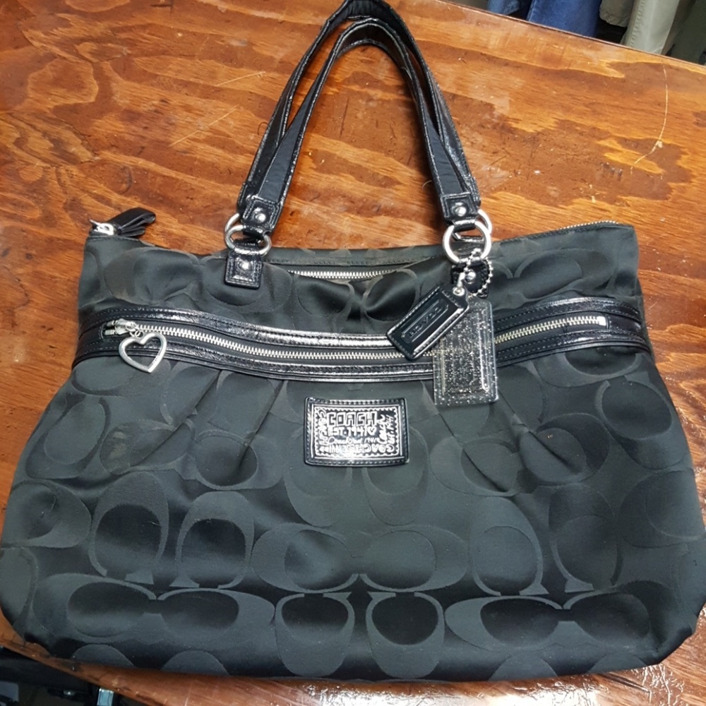 COACH HANDBAG