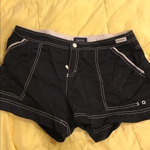Nautica M black board shorts