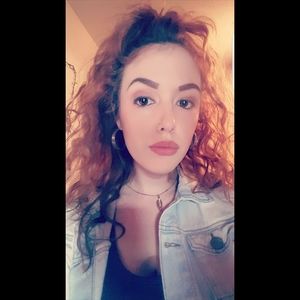 Meet your Posher, Selena