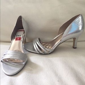 Alfani size 9 strappy silver evening pumps