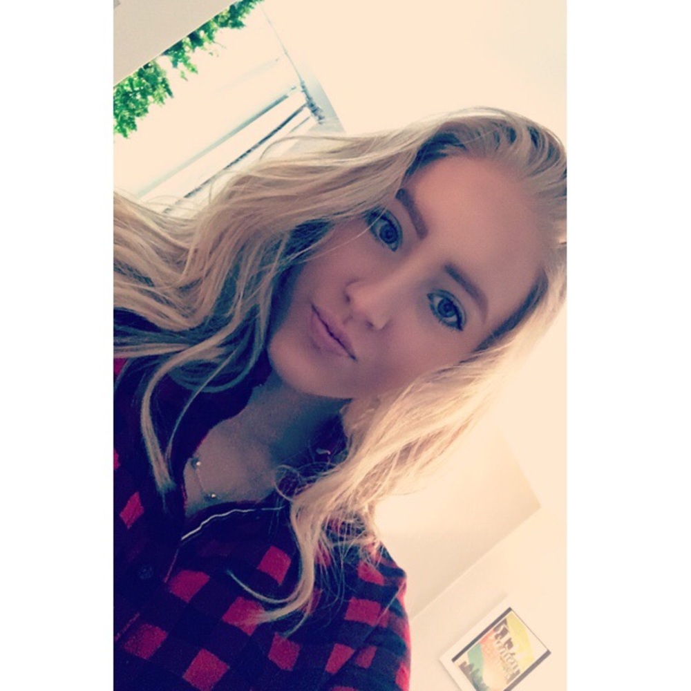 Meet your Posher, Ella