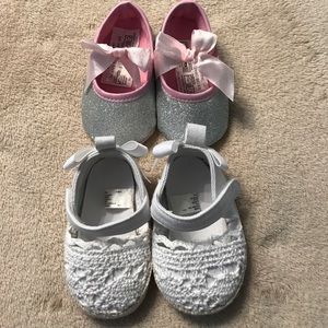 Baby's shoes. Never worn