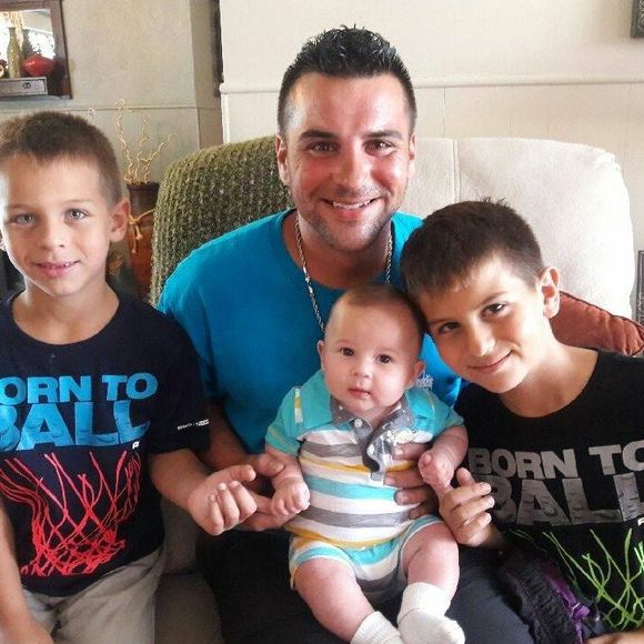 Meet your Posher, Lee - Picture 1 of 1