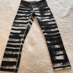 Lululemon Wunder Under Cropped Leggings