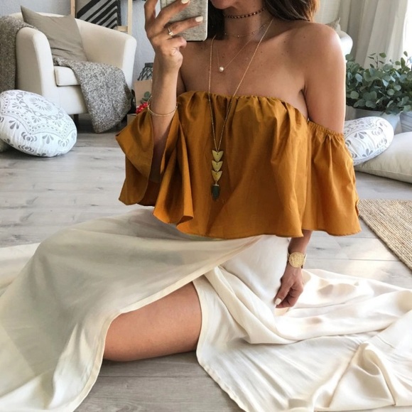 Crop Shoulder Top - Picture 3 of 4