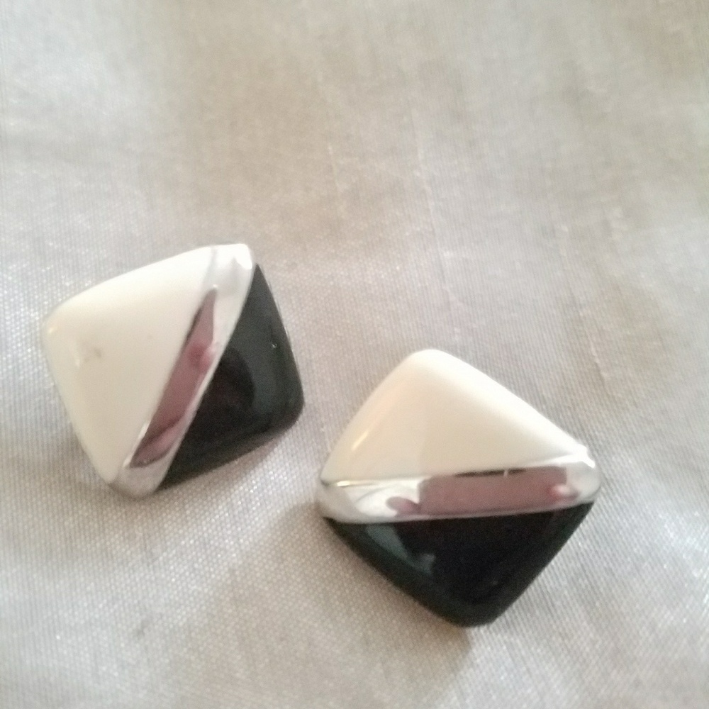 Silver Stripped Square Earrings