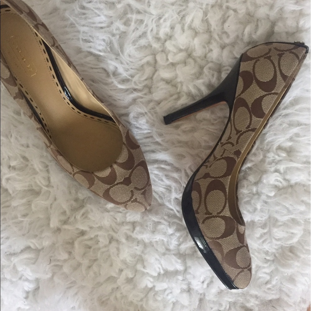 Size 8 coach heals
