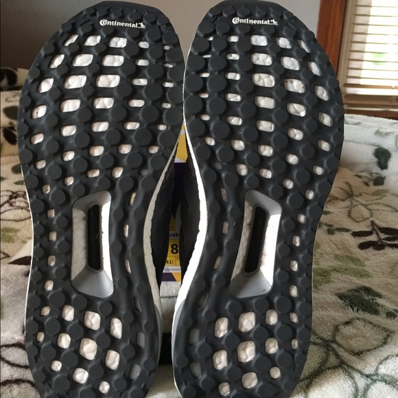 💯Authentic Adidas Ultra Boost 3.0 - Picture 3 of 4