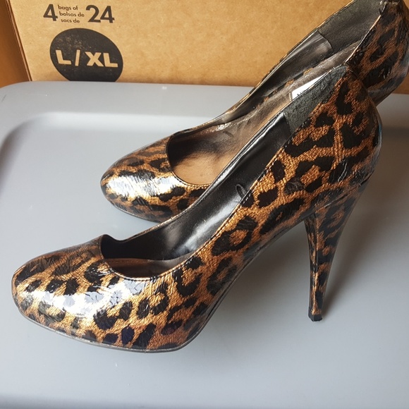 Shoes - Picture 2 of 2