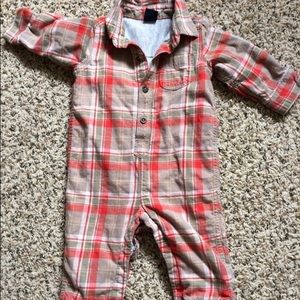 Baby Gap 9-12 romper in euc