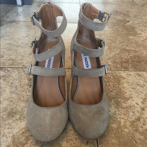 Like new! Steve Madden 'Veruca' Strappy Pump grey