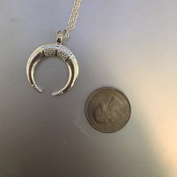 Crescent necklace - Picture 2 of 2