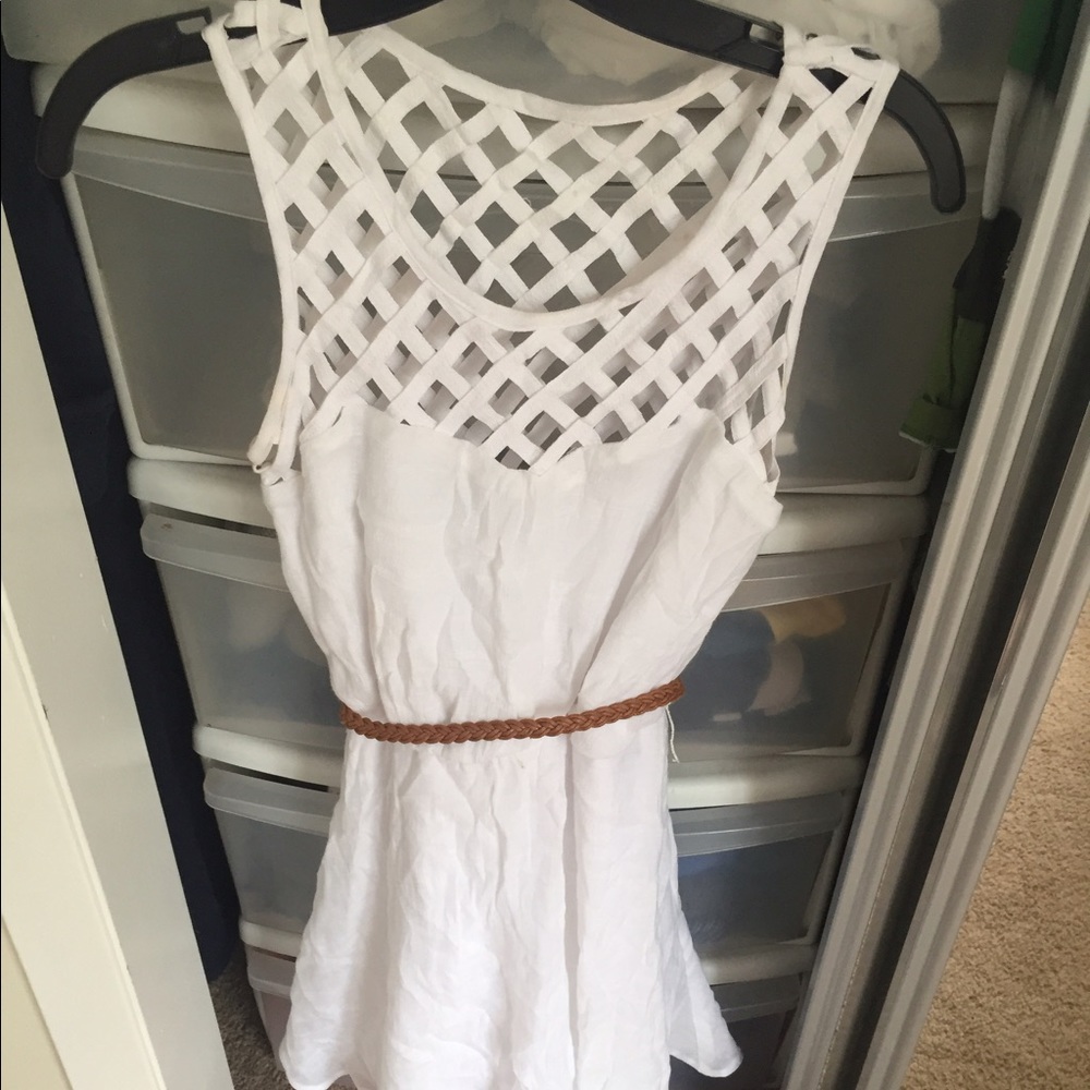 White xs dress belt