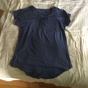 Eddie Bauer short sleeve periwinkle top.