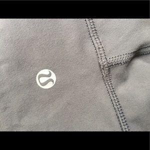 Grey Lululemon Wunder Under Crop Pant 4