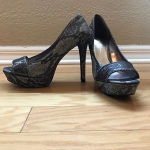 New Jessica Simpson Snakeskin Pattern Heels