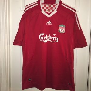Adidas Liverpool Shirt in Red. Size M.