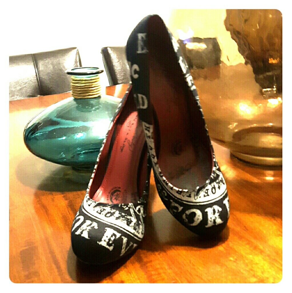 To small ; never been worn had 7 years; no box