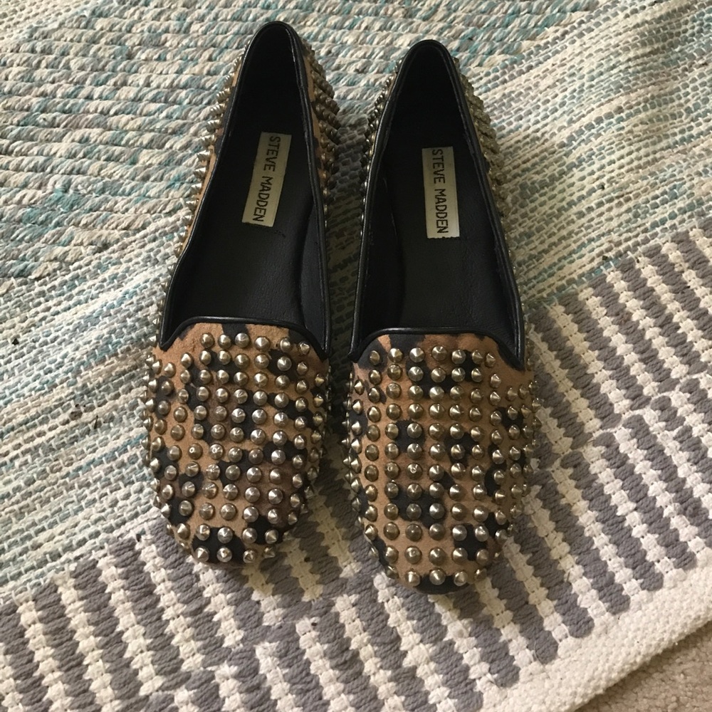 Steve Madden studded leopard flats!