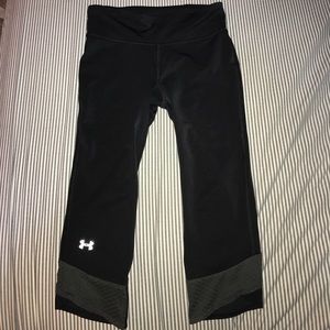 UA Heatgear workout capris Sz S