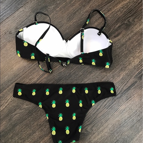 πLAST ONE!! Black Pineapple print bikini - Picture 2 of 4