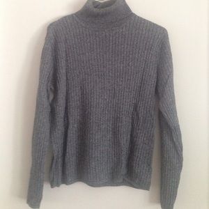 PRICE  ⬇️ B/F DONATING EUC Turtleneck Sweater Gray