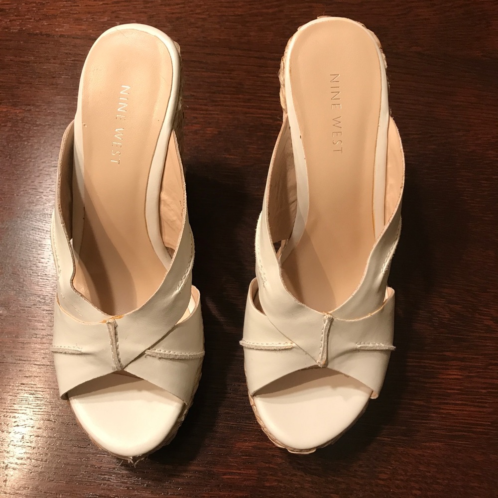 Size 7 Nine West White Wedge Sandals
