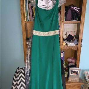 Emerald green prom dress