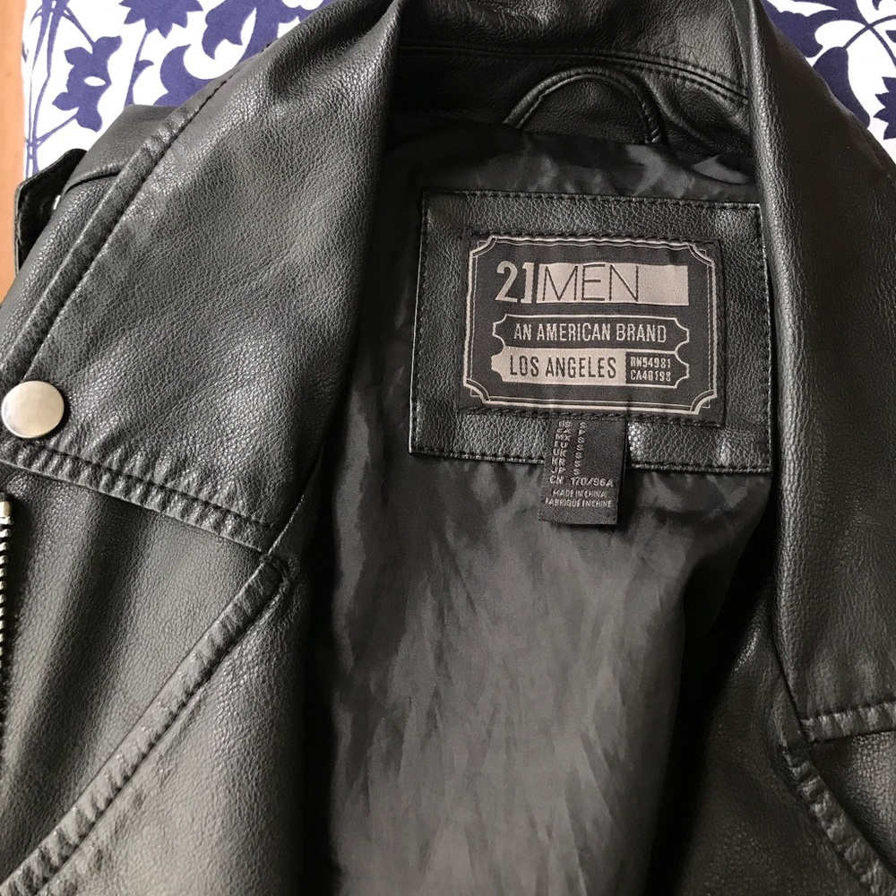 |21 Men| Black Leather Jacket😍🙏🏼