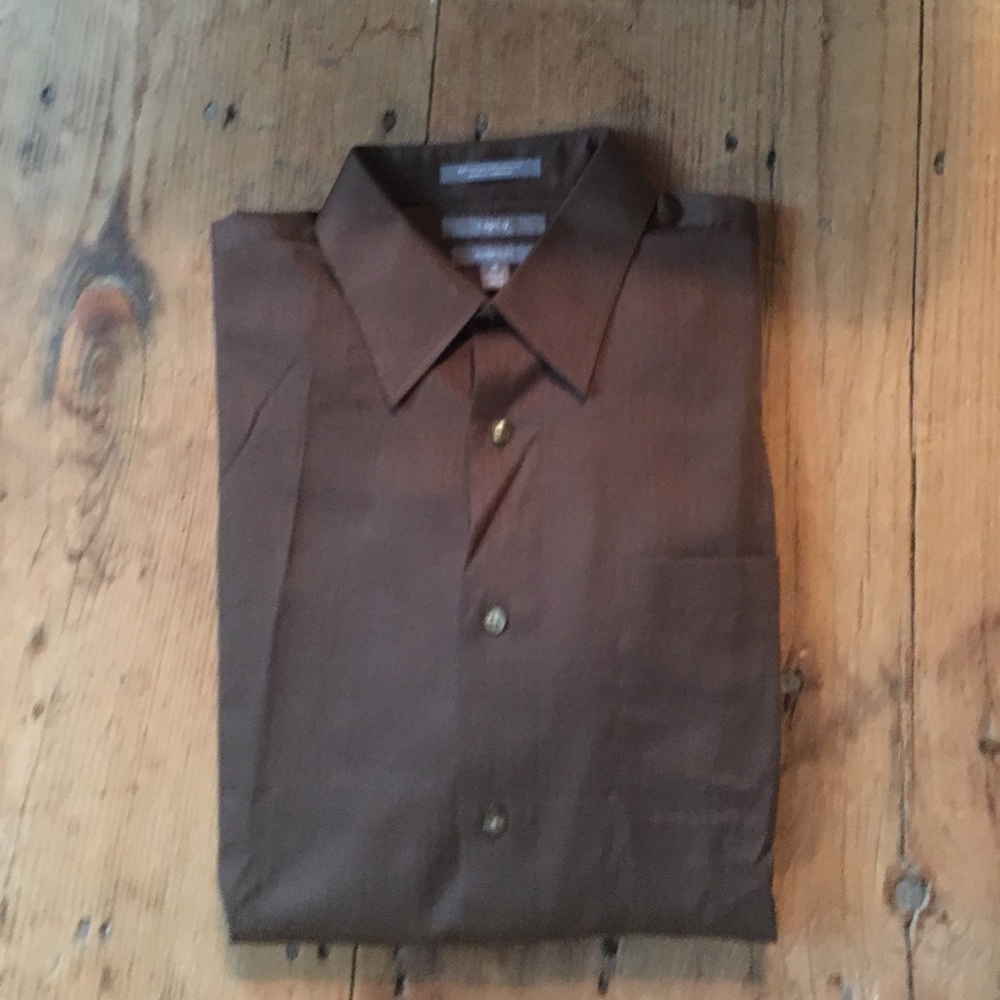 Apt 9 button down