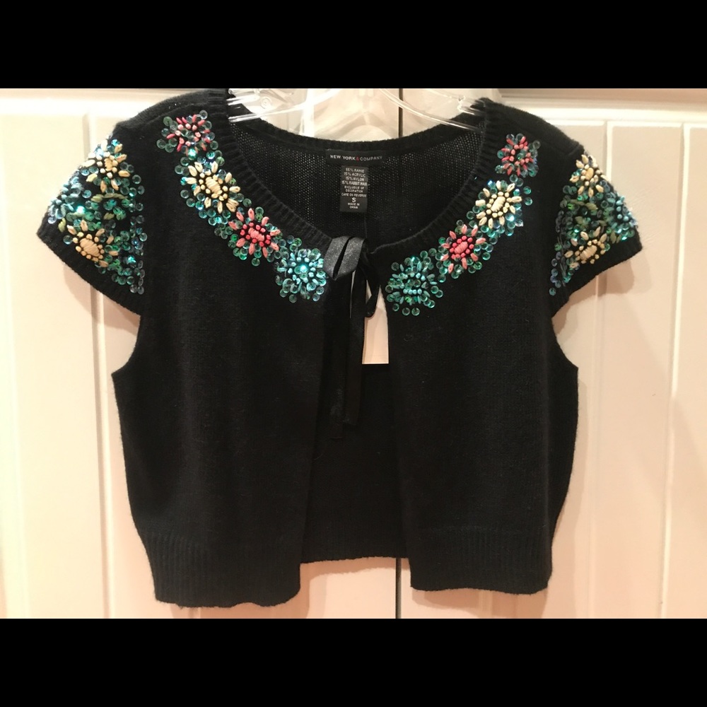 Size Small NWT New York and Company Crop Cardigan