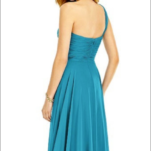 Size 16 Brand New bridesmaid dress - Picture 2 of 3