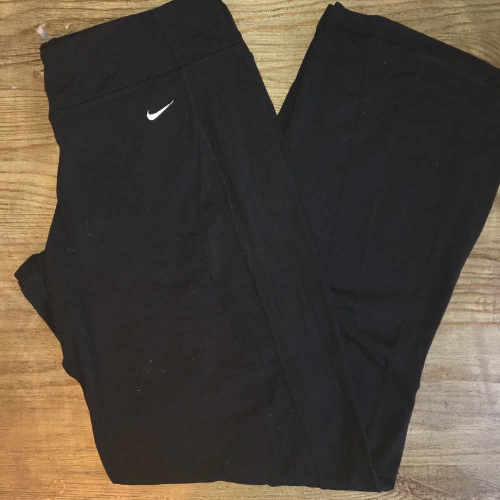Nike Dry-Fit wide-leg yoga pant
