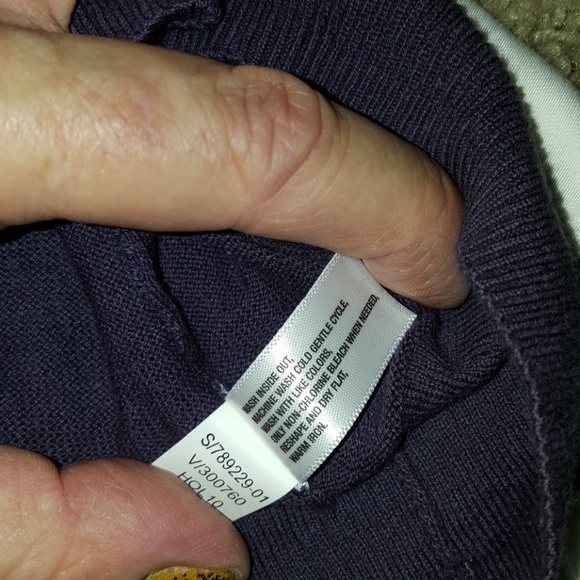 NWT Gap lightweight women's shirred v-neck top - Picture 7 of 7