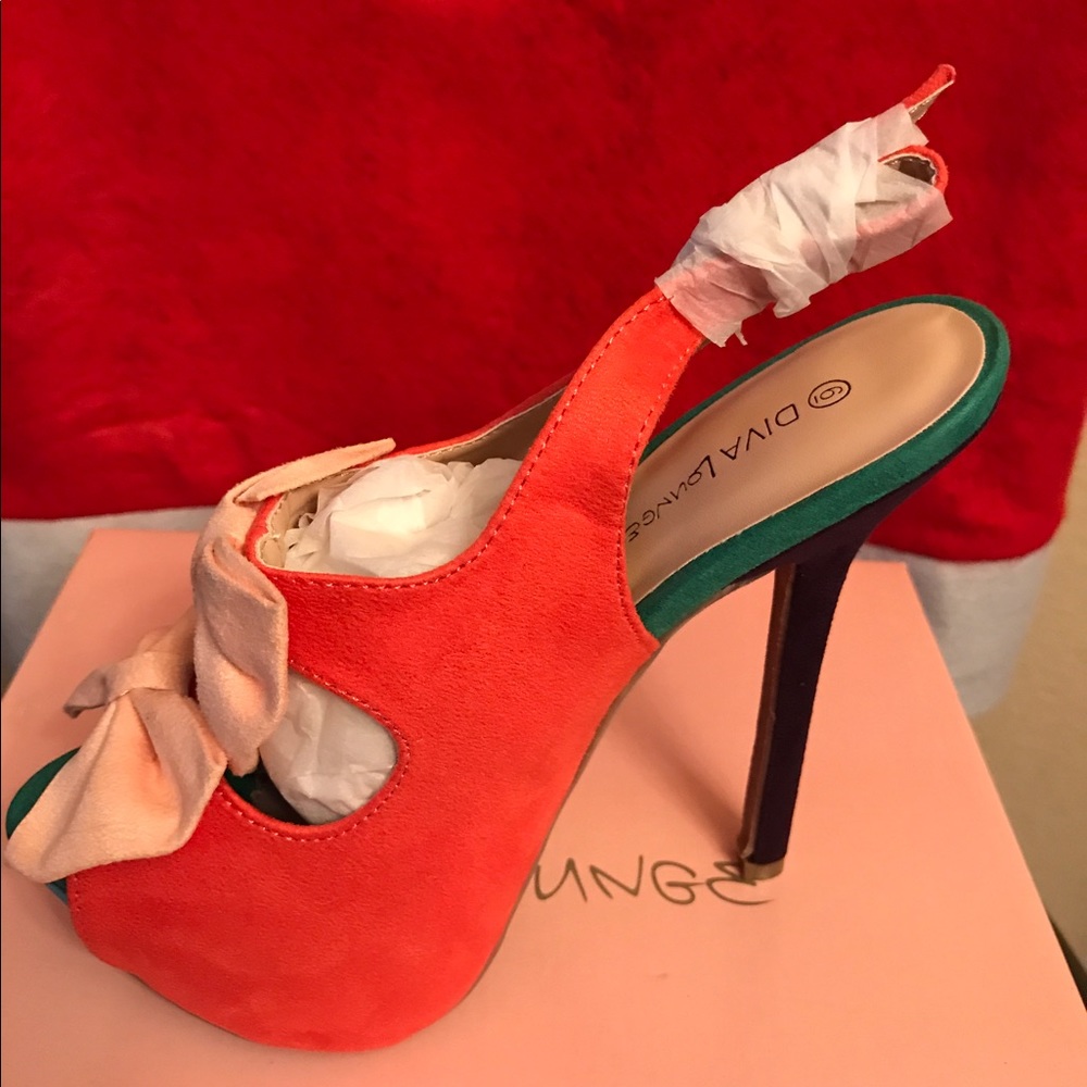 New multi color heels 👠 size 6.5