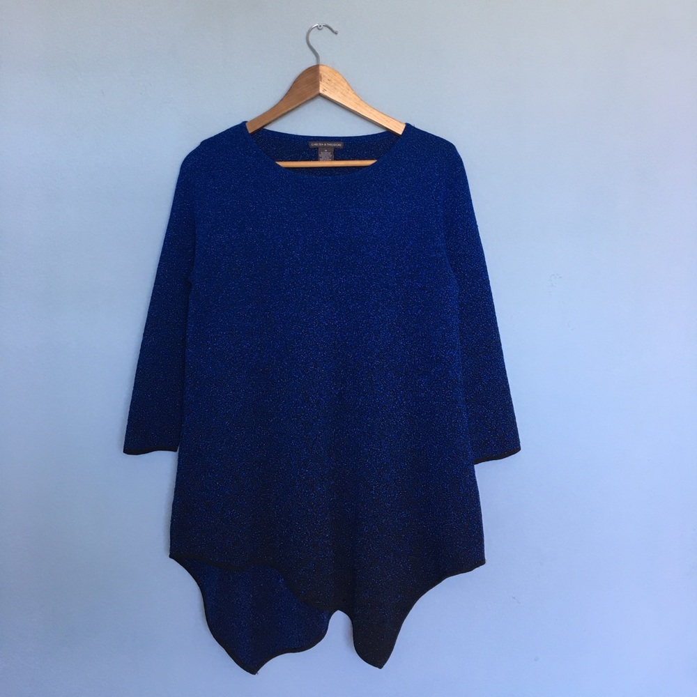 Elegant sweater with ombré shimmery fabric.