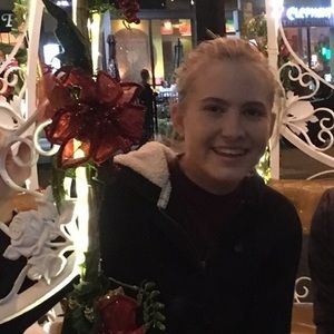 Meet your Posher, Zoe