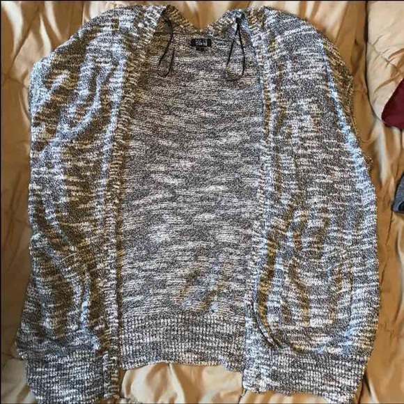 Fun Nollie Brand Cardigan - Picture 1 of 3