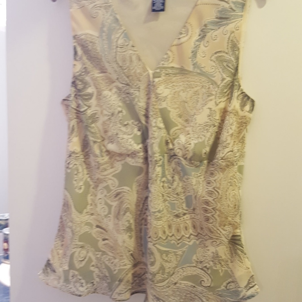Evan Picone sleeveless top.