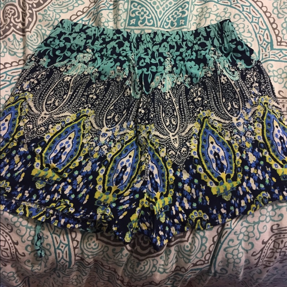 Blue patterned shorts - Picture 2 of 3