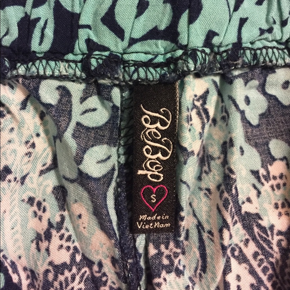 Blue patterned shorts - Picture 3 of 3