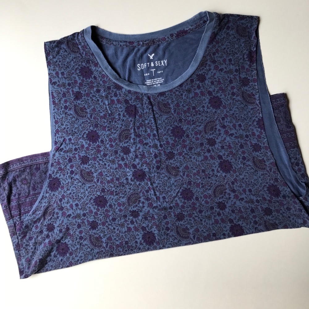 AE floral muscle tank