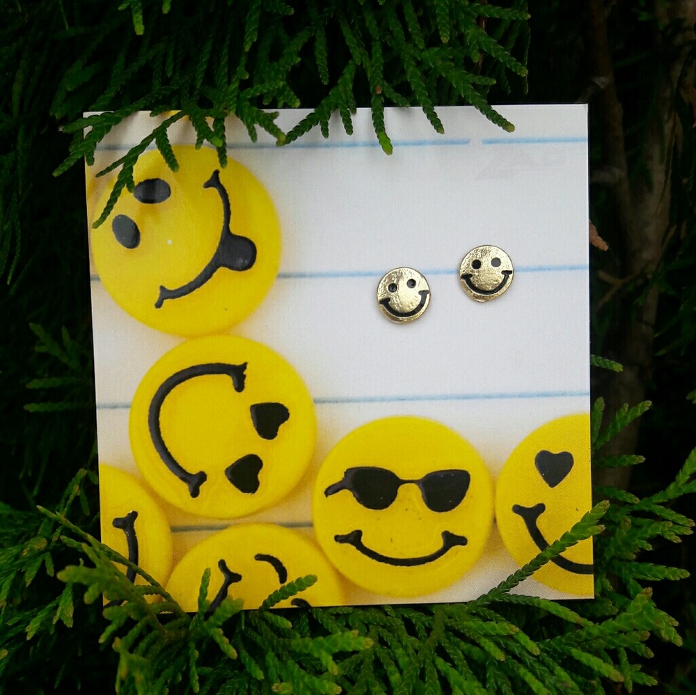 Smiley Face Earrings