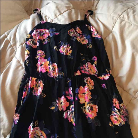 BEAUTIFUL Kendall and Kylie Jumpsuit - Picture 2 of 4