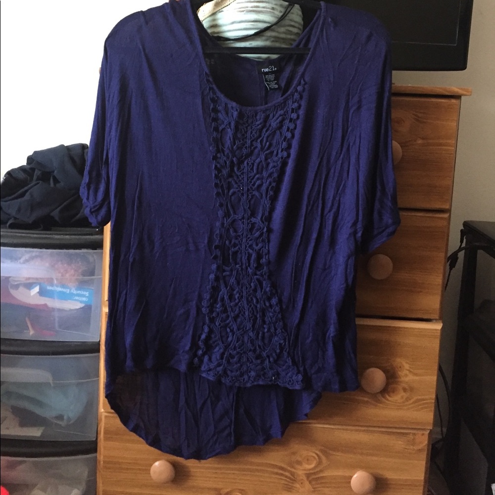 Longer t shirt, high low style