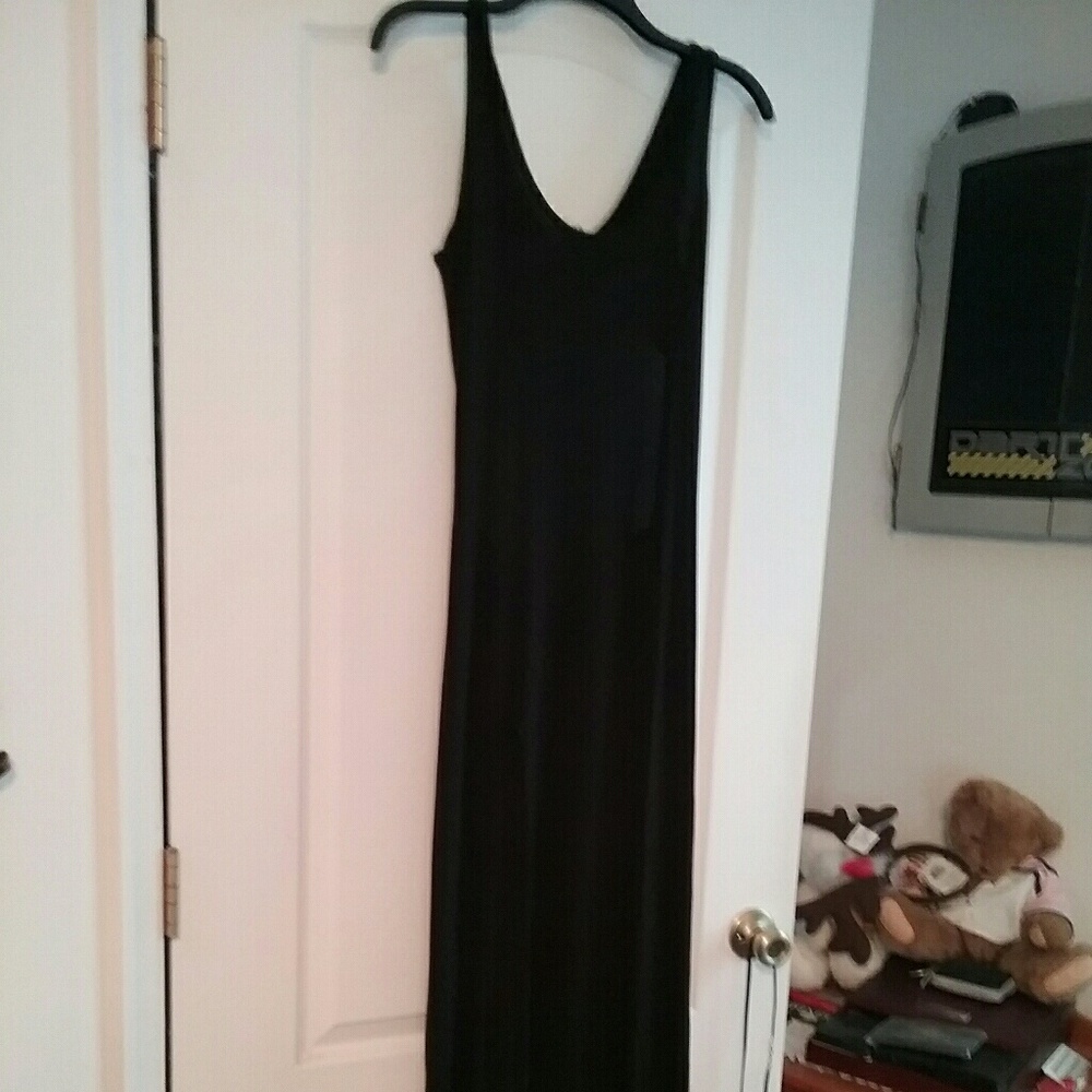 Long maxi dress with back cutouts