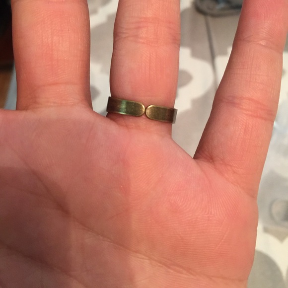 Victoria Lynn ring - Picture 3 of 3