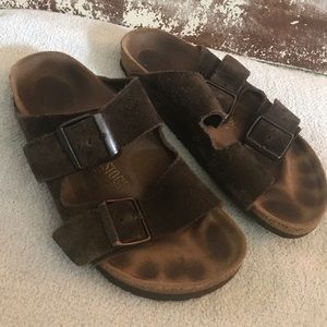 Brown suede Arizona birkenstocks