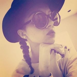 Meet your Posher, Jeané