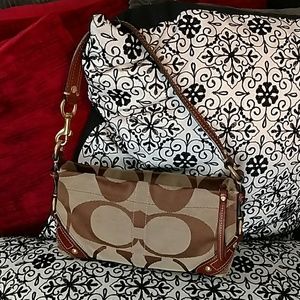 Sale 🎉 Coach 10730 Carly signature shoulder bag